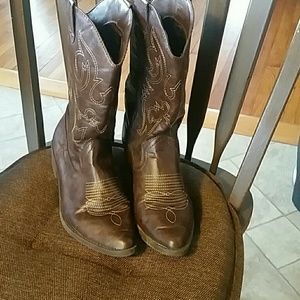 Lightly used Rampage cowboy boots